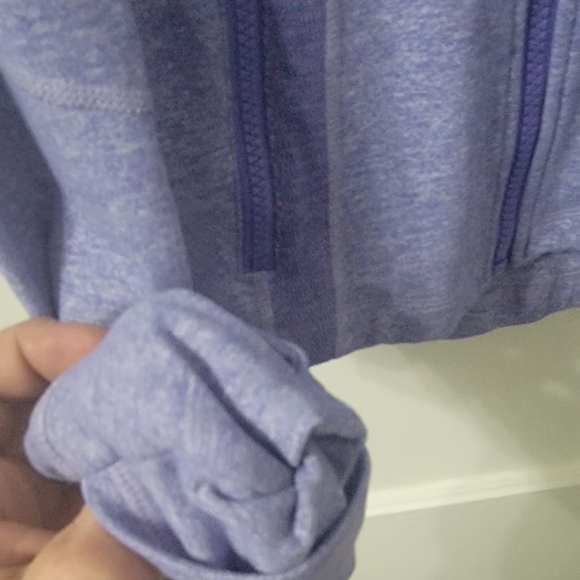 Lululemon define jacket st 6. In great shape - Picture 6 of 8